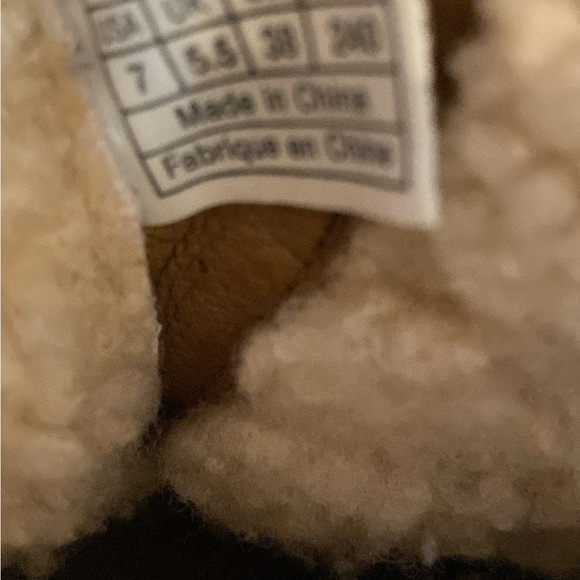 - Ugg Booties Beautiful fringed sheepskin . Good condition. Wrap strap. … - Picture 4 of 4